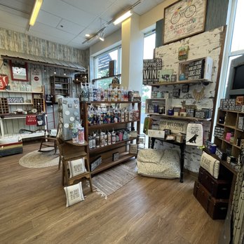 The Lazy Daisy Gift Store - Front corner booths - Home Decor Near Me - Mechanicsville, Virginia