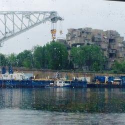 Amphi Tours - Habitat 67 from the St. Laurent river
