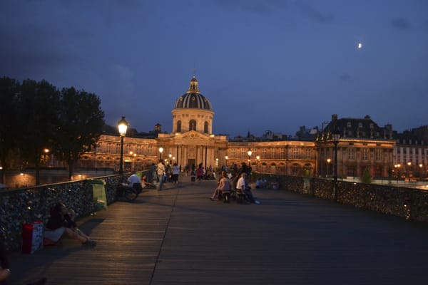 Pont des Arts by null