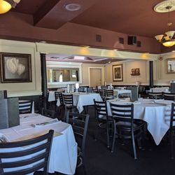 Campanale's Restaurant - Dining area