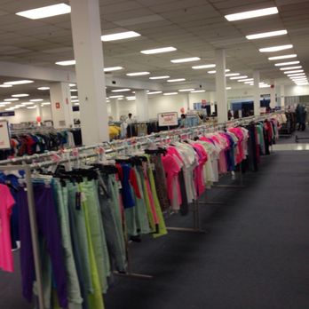 Treasure Hunt - Clothing - Discount Store Near Me - Mississauga, Ontario