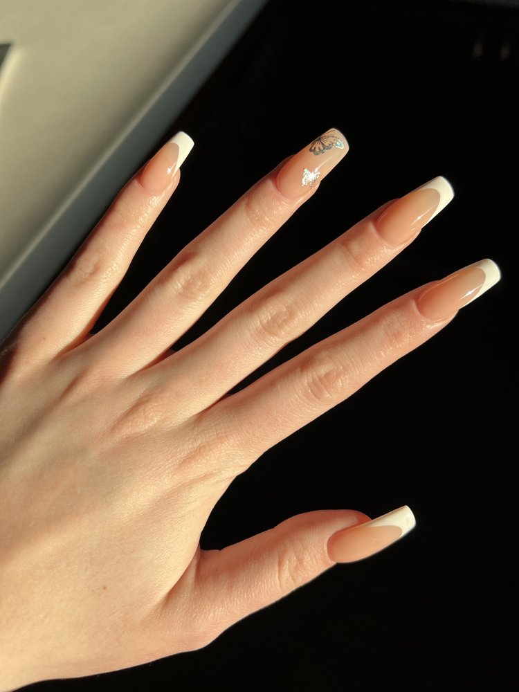 4 Seasons Nails Logo
