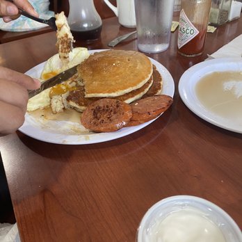 Eggs 'n Things - Waikiki Beach Eggspress - Eggs with Portuguese sausage - Breakfast & Brunch Near Me - Honolulu, Hawaii Eggs 'n Things - Waikiki Beach Eggspress - Eggs with Portuguese sausage - Breakfast & Brunch Near Me - Honolulu, Hawaii