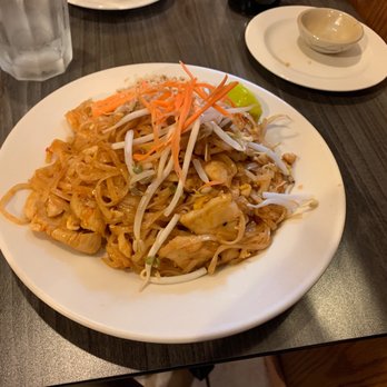 Silver Spoon Thai Restaurant - Pad Thai - Thai Near Me - Chicago, Illinois Silver Spoon Thai Restaurant - Pad Thai - Thai Near Me - Chicago, Illinois