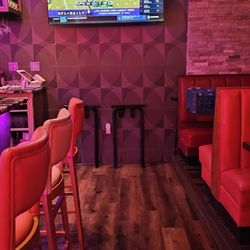 Anthony's New York Pizza & Pasta House - Love the bar setup