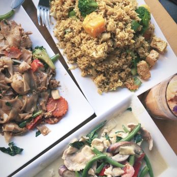 Pho Basil - Pad Khee Mao, Pineapple Fried Rice, Green Curry - Vietnamese Near Me - Boston, Massachusetts Pho Basil - Pad Khee Mao, Pineapple Fried Rice, Green Curry - Vietnamese Near Me - Boston, Massachusetts