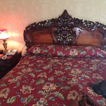 Lafayette Hotel - This picture doesn't do it justice. And the lamp...so Victorian. - American Near Me - Marietta, Ohio Lafayette Hotel - This picture doesn't do it justice. And the lamp...so Victorian. - American Near Me - Marietta, Ohio