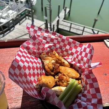 Billy's Stone Crab - Chicken 6 BILLY'S LARGE WINGS - Seafood Near Me - Tierra Verde, Florida Billy's Stone Crab - Chicken 6 BILLY'S LARGE WINGS - Seafood Near Me - Tierra Verde, Florida