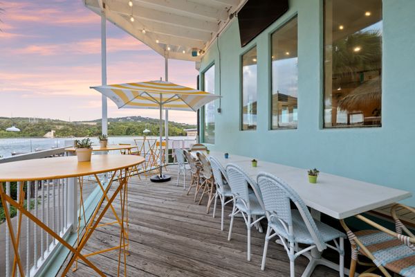 Quince Lakehouse by null