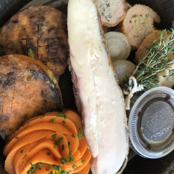 Senia - Cocktail Bars Near Me - Honolulu, Hawaii