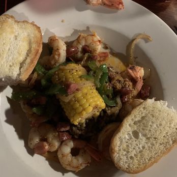Pirate's Bar and Grill - CREOLE ROYAL RED SAUTEE - American Near Me - Dauphin Island, Alabama