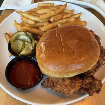 Smoke On The Farm - Chicken sandwich - Barbeque Near Me - Milton, Georgia Smoke On The Farm - Chicken sandwich - Barbeque Near Me - Milton, Georgia