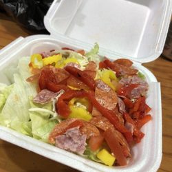 Mama Nita’s Pizza - Chop slad