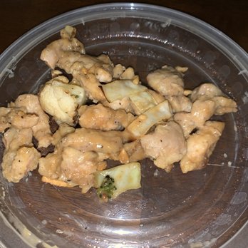 Fú Asian Grill - This chicken was so undercooked. The noodles felt like it was spaghetti noodles with "peanut" sauce but had no peanut flavor whatsoever. - Vegetarian Near Me - Omaha, Nebraska