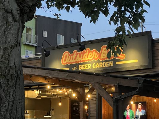 OUTSIDER BBQ & BEER GARDEN by null