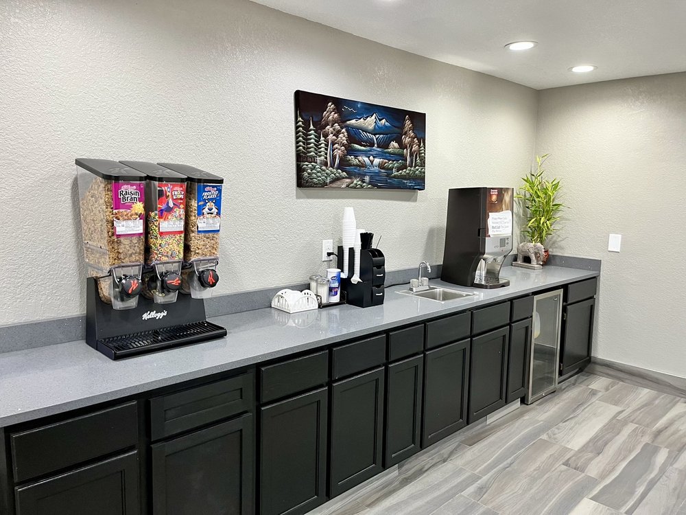 GREEN COUNTRY INN Updated October 2024 29 Photos & 35 Reviews