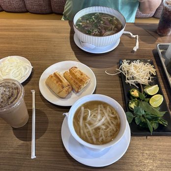 Sit Lo Saigon - Iced viet coffee with hazelnut, fried donuts, extra noodles, #1 Pho Tai Ribye - Vietnamese Near Me - Sacramento, California Sit Lo Saigon - Iced viet coffee with hazelnut, fried donuts, extra noodles, #1 Pho Tai Ribye - Vietnamese Near Me - Sacramento, California