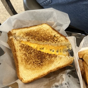 Cheezy Does It - Grilled cheese - Food Trucks Near Me Cheezy Does It - Grilled cheese - Food Trucks Near Me