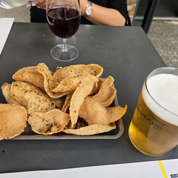 Caravan Kings Cross - Prwan crackers, beer and wine - Breakfast & Brunch Near Me - London, XGL Caravan Kings Cross - Prwan crackers, beer and wine - Breakfast & Brunch Near Me - London, XGL