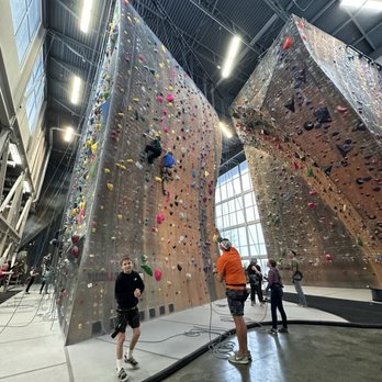 Momentum Indoor Climbing - Climbing Near Me - Sandy, Utah
