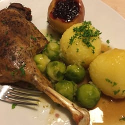 Zur alten Schmiede - Knusprige Gänsekeule
