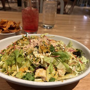 True Food Kitchen - Chinese Chopped Salad, VEG GF Air fried Sweet Potato Chips - Vegetarian Near Me - Pasadena, California True Food Kitchen - Chinese Chopped Salad, VEG GF Air fried Sweet Potato Chips - Vegetarian Near Me - Pasadena, California