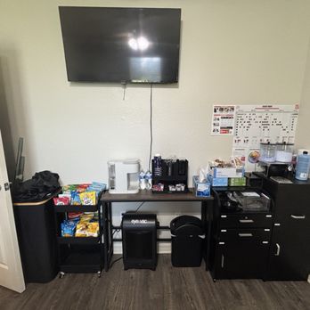 Naz beauty - Hair Salons Near Me - Round Rock, Texas