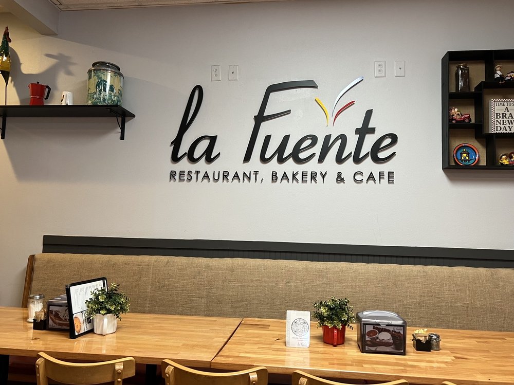 La Fuente Restaurant, Bakery & Cafe
