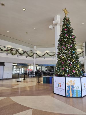 Palm Springs International Airport by null