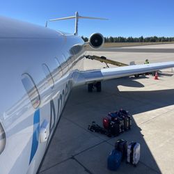 Flagstaff Pulliam Airport - Boarding the plane -- the planes don't have much overhead bin space, so larger carryons will go under