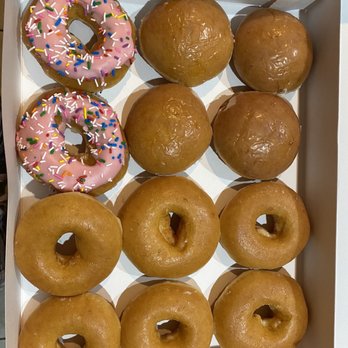 Krispy Kreme - Old donuts in the drive-through, super disappointing - Donuts Near Me - Concord, California