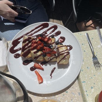 Honey's Bistro - French toast - Breakfast & Brunch Near Me - Encinitas, California Honey's Bistro - French toast - Breakfast & Brunch Near Me - Encinitas, California