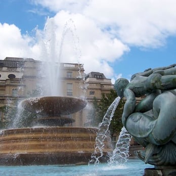 Trafalgar Square - Landmarks & Historical Buildings Near Me - London, XGL