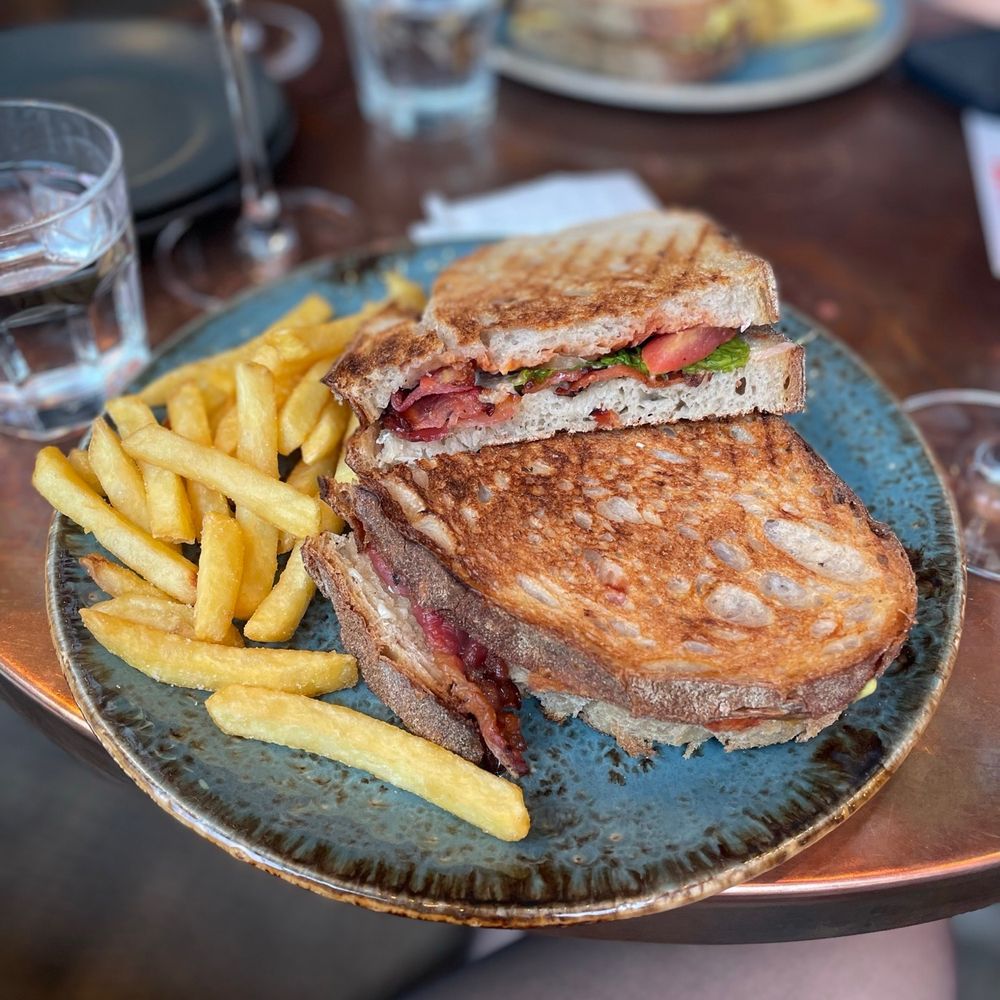 Vagabond - BLT toastie - Wine Bars Near Me - London, XGL Vagabond - BLT toastie - Wine Bars Near Me - London, XGL