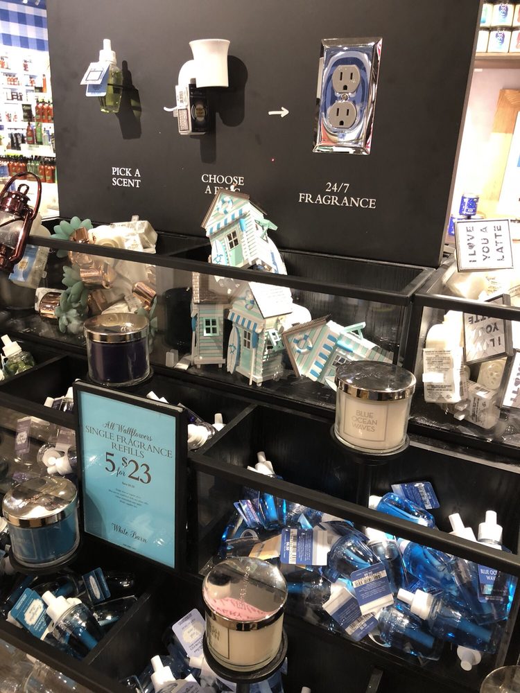 BATH & BODY WORKS Updated July 2024 8401 Gateway Blvd W, El Paso