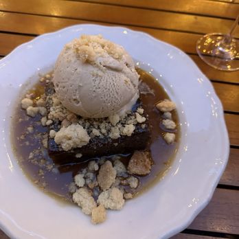 Trivoli Tavern - Sticky date cake - American Near Me - Chicago, Illinois