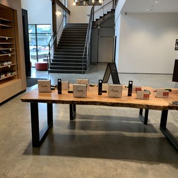 ChocMo Chocolatier & Café - Chocolatiers & Shops Near Me - Poulsbo, Washington