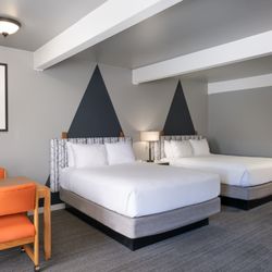 Tamarack Lodge - Double queen room