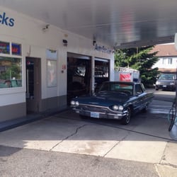 Chevron - 1965 T Bird converted to fuel injection among many other upgrades. All at Noble Auto & Tire chevron of Cascade Locks OR