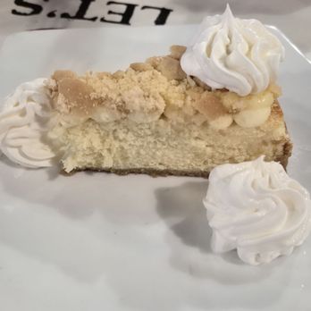 Comal Crawfish Company - banana pudding cheesecake - Cajun/Creole Near Me - New Braunfels, Texas