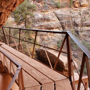 Canyon Overlook Trail - Hiking Near Me - Springdale, Utah