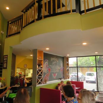 Narunya's - interior - Thai Near Me - Belton, Texas