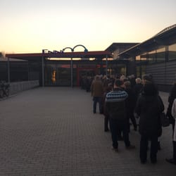 Enni Sportpark Rheinkamp - Schlange stehen ....