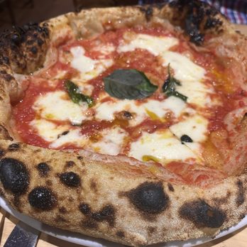 Aromi - Margherita pizza - Italian Near Me - Brooklyn, New York