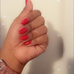 Colorful Nails Salon - Fiery red polish