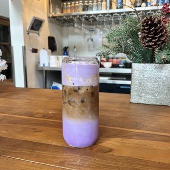 Bluetree Cafe - Honolulu - Ube latte - Coffee & Tea Near Me - Honolulu, Hawaii