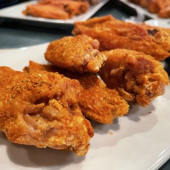 Murphy’s Irish Pub - Old Bay wings! (8) only $6.75 during Happy Hour from 3-7pm!!! - Irish Near Me - Virginia Beach, Virginia