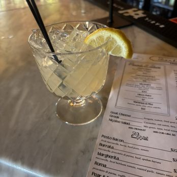 Scarlett's Wine Bar - The Woody Straw - Wine Bars Near Me - St Louis, Missouri