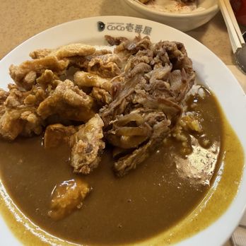 Curry House CoCo Ichibanya - Kalbi and fried chicken curry - Japanese Curry Near Me - Honolulu, Hawaii