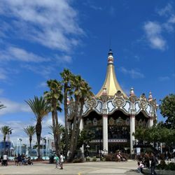 Carousel Columbia - Sunny skies